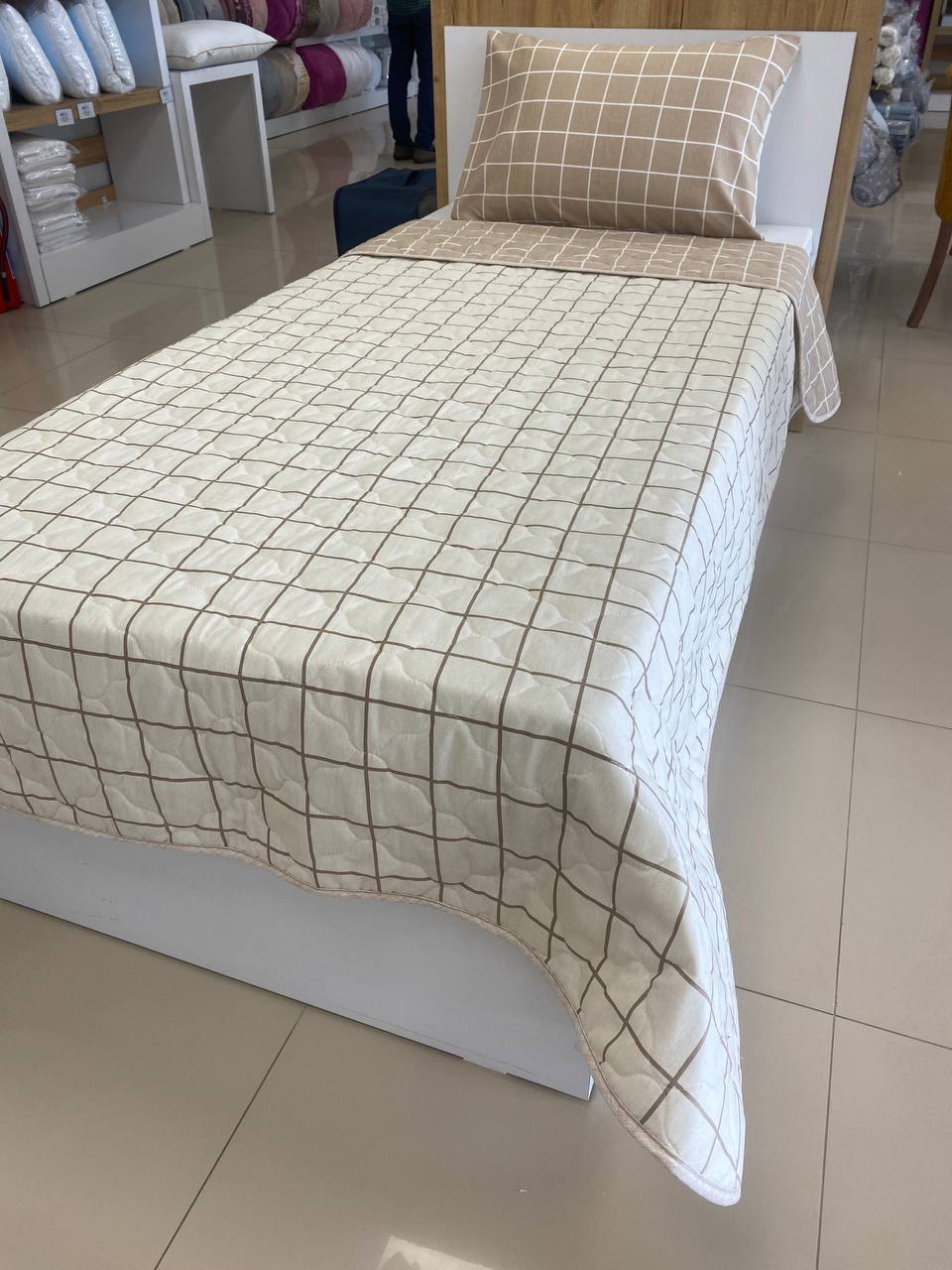 Tek Kişilik Kapitone Yatak Örtüsü Takımı - BEJ KREM KARE
