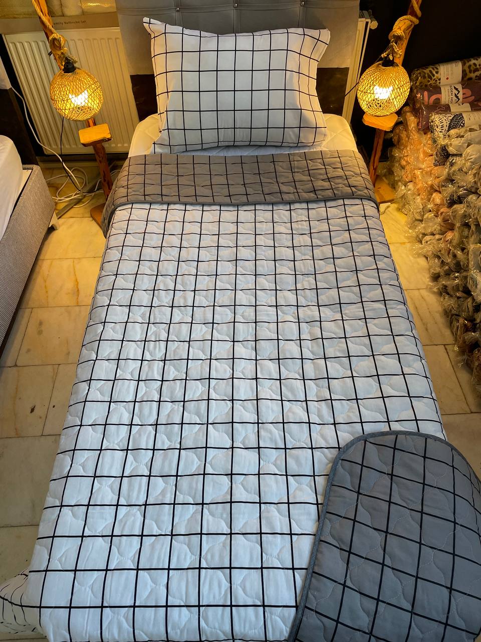 Tek Kişilik Kapitone Yatak Örtüsü Takımı - FÜME KARE