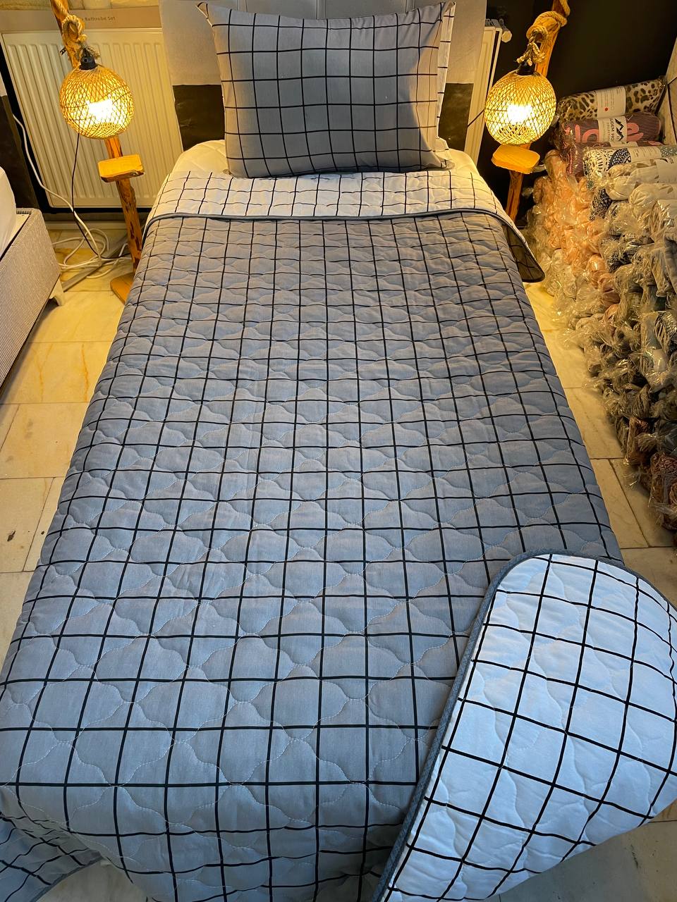 Tek Kişilik Kapitone Yatak Örtüsü Takımı - FÜME KARE