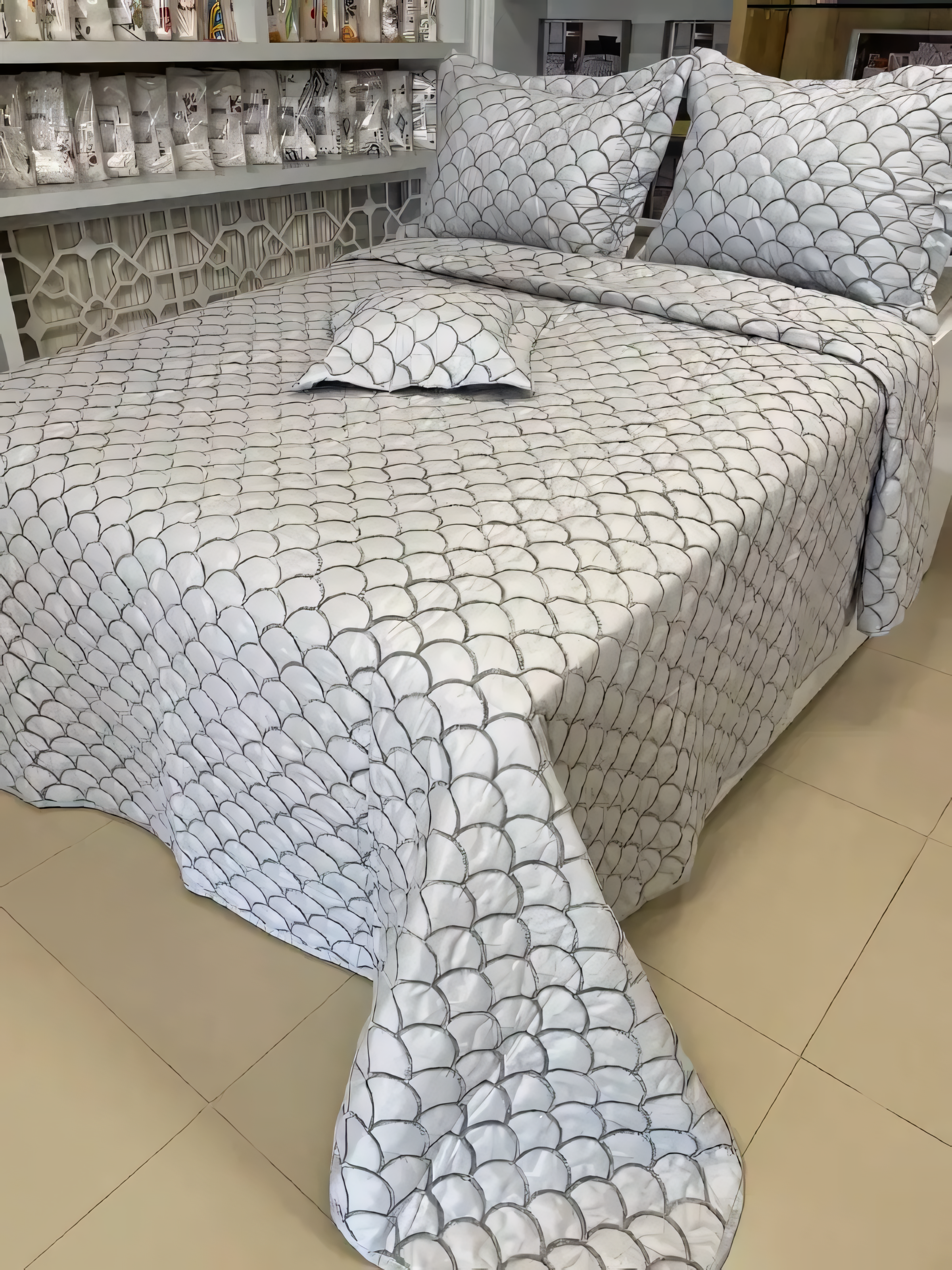 Battal Boy Şönil İşlemeli Lüks Yatak Örtüsü Takımı - GRİ