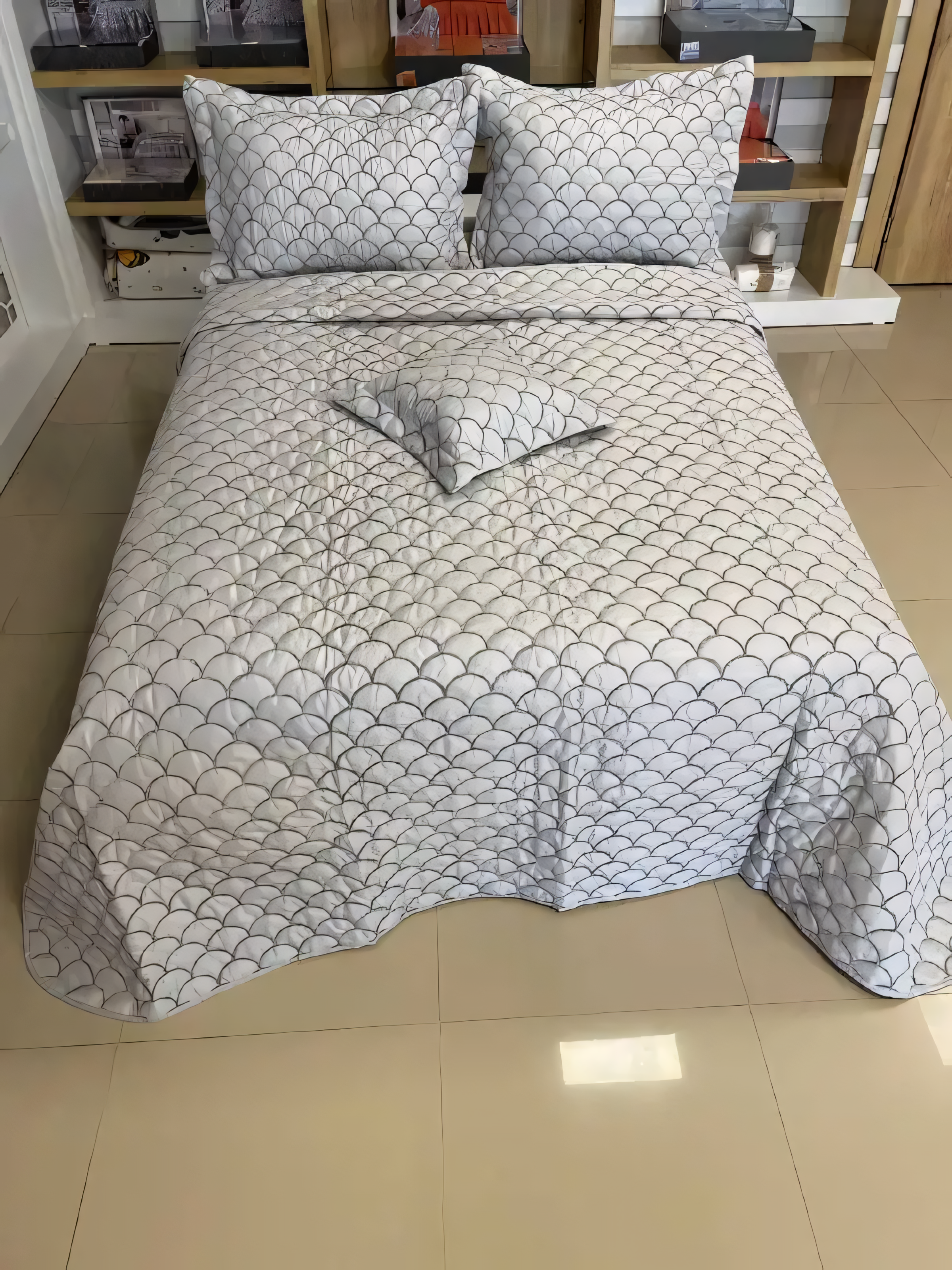 Battal Boy Şönil İşlemeli Lüks Yatak Örtüsü Takımı - GRİ