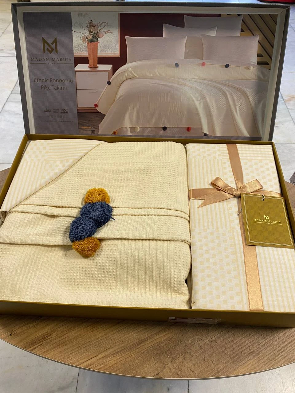 Tek Kişilik Ponponlu Pike Takımı - KREM