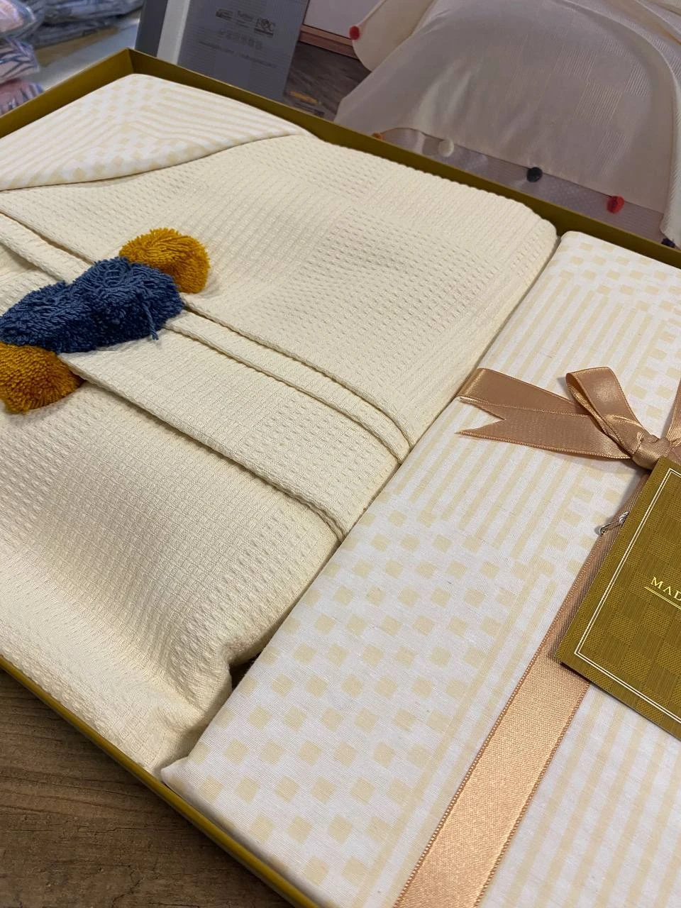 Tek Kişilik Ponponlu Pike Takımı - KREM